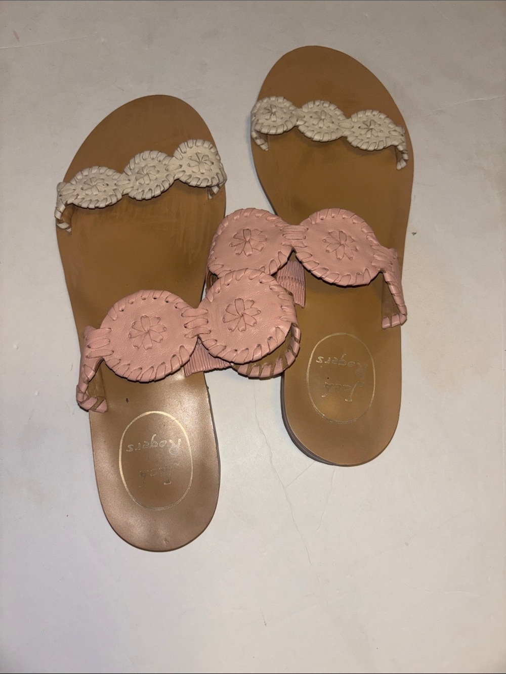 JACK ROGERS PINK AND OFF WHITE LEATHER STRAPS FLORAL DESIGN 
SIZE 7.5 PRELOVED